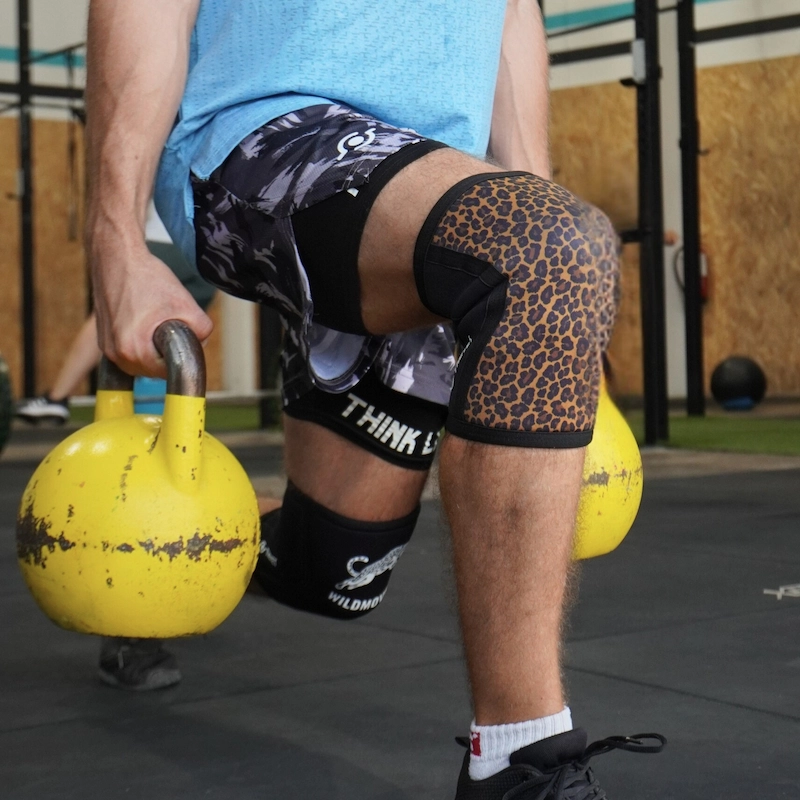 Rodilleras para crossfit de neopreno de 7mm de compresion fitness y halterofilia theyet animal print