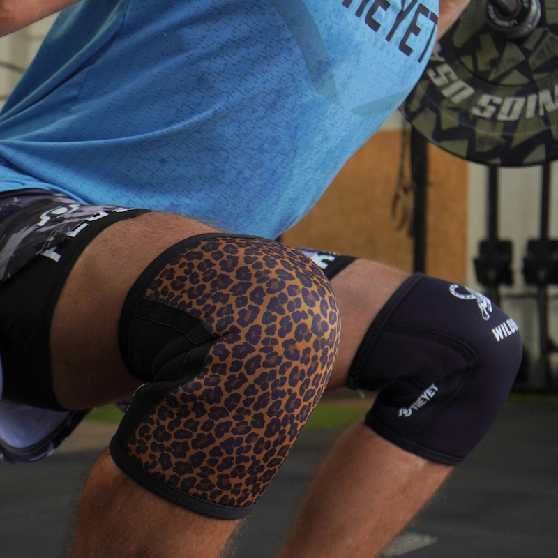 Rodilleras para crossfit de neopreno de 7mm de compresion fitness y halterofilia theyet animal print