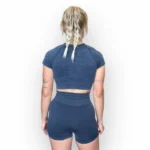 outfit conjunto deportivo crossfit y hyrox mujer gris short y camiseta top