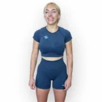 outfit conjunto deportivo crossfit y hyrox mujer gris short y camiseta top